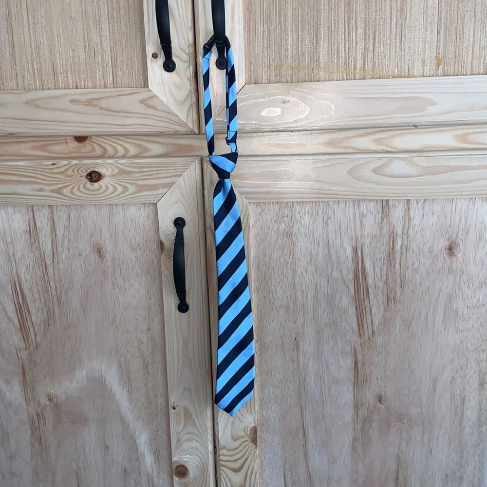 The Children’s Place blue striped neck tie size 4-7